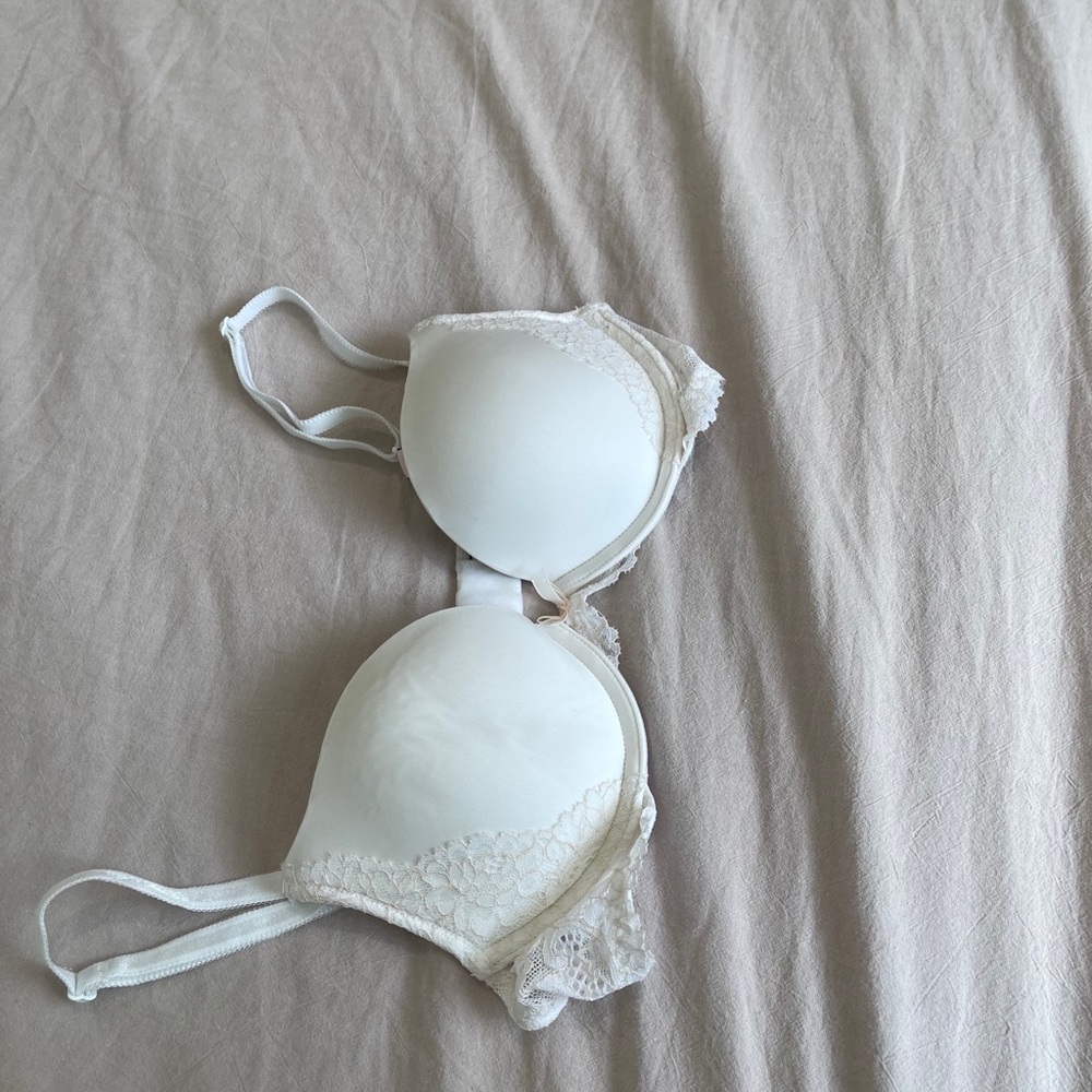Victoria’s Secret Dream Angels Push-Up Plunge Bra